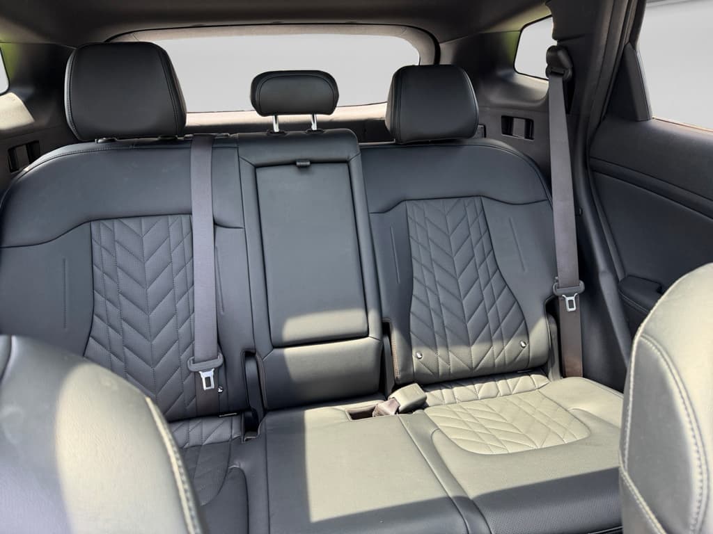 2023 Kia Sportage PHEV view 9