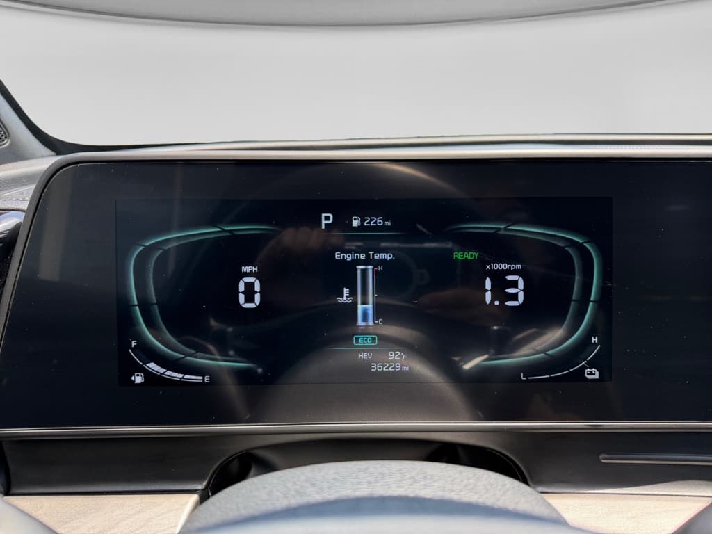 2023 Kia Sportage PHEV view 12