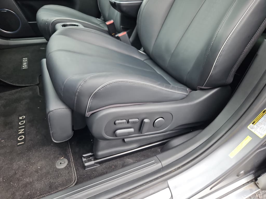2022 Hyundai IONIQ 5 view 8