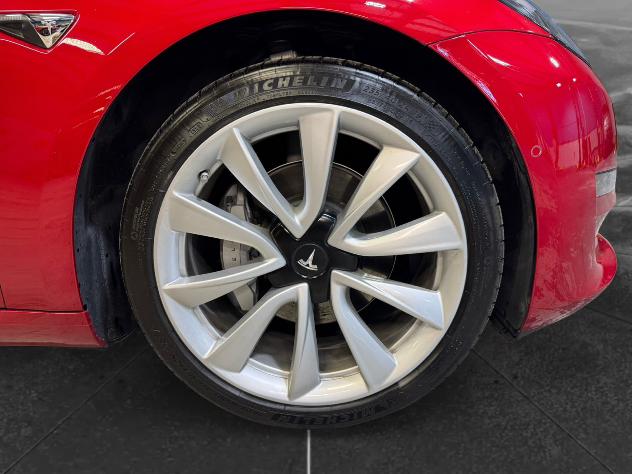 2018 Tesla Model 3 view 34