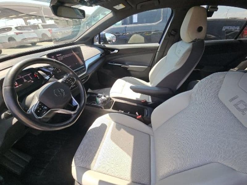 2021 Volkswagen ID.4 view 7