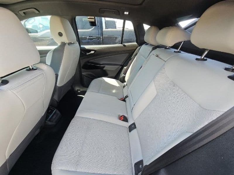 2021 Volkswagen ID.4 view 8