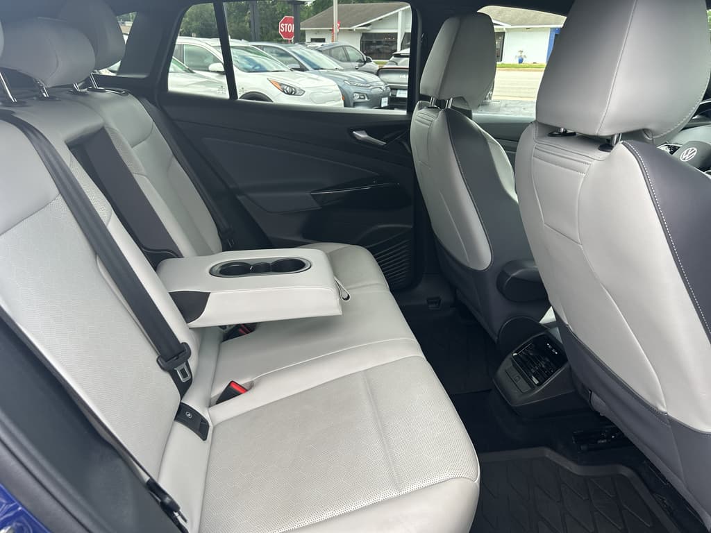2021 Volkswagen ID.4 view 18