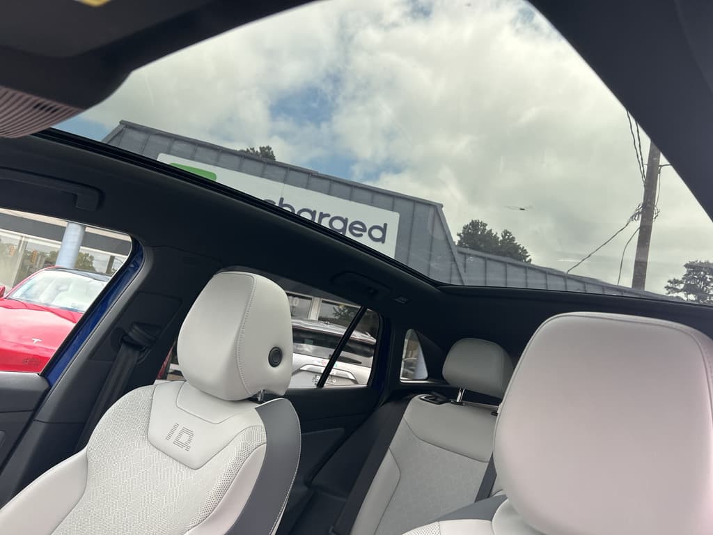 2021 Volkswagen ID.4 view 17