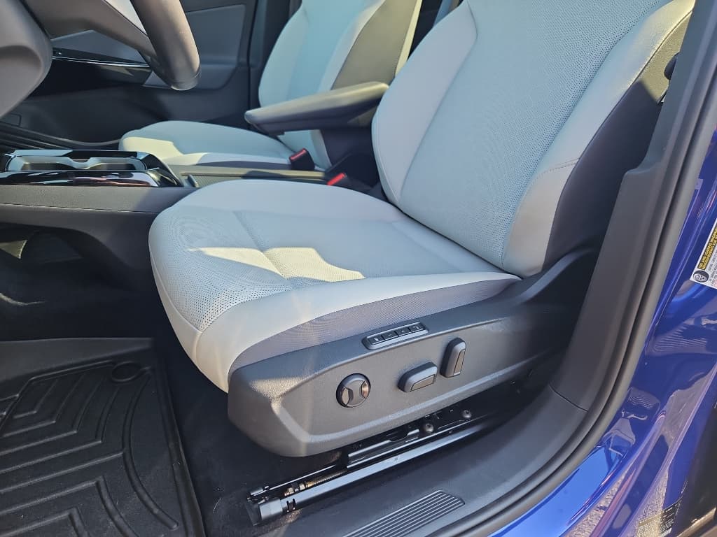 2021 Volkswagen ID.4 view 7