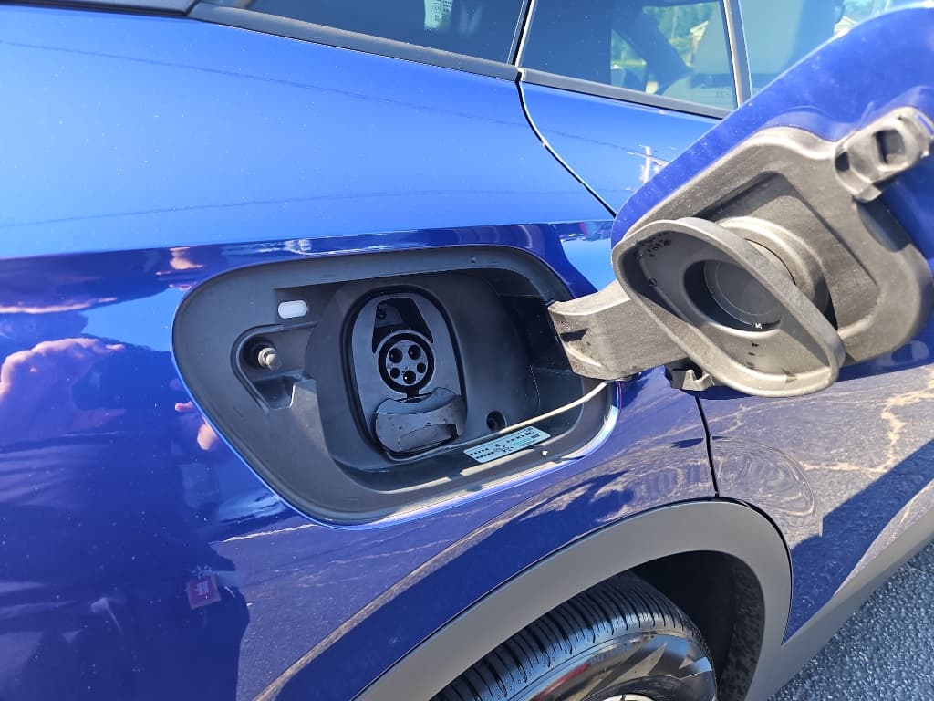 2021 Volkswagen ID.4 view 5
