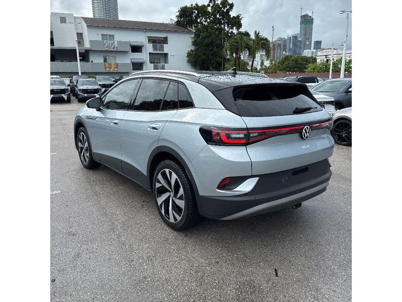 2021 Volkswagen ID.4 view 3
