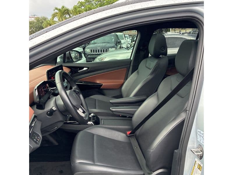 2021 Volkswagen ID.4 view 5