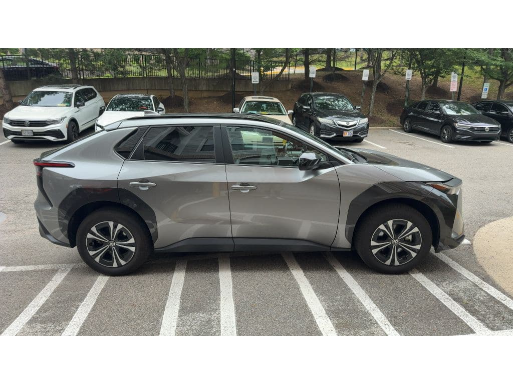 2024 Toyota bZ4X view 3