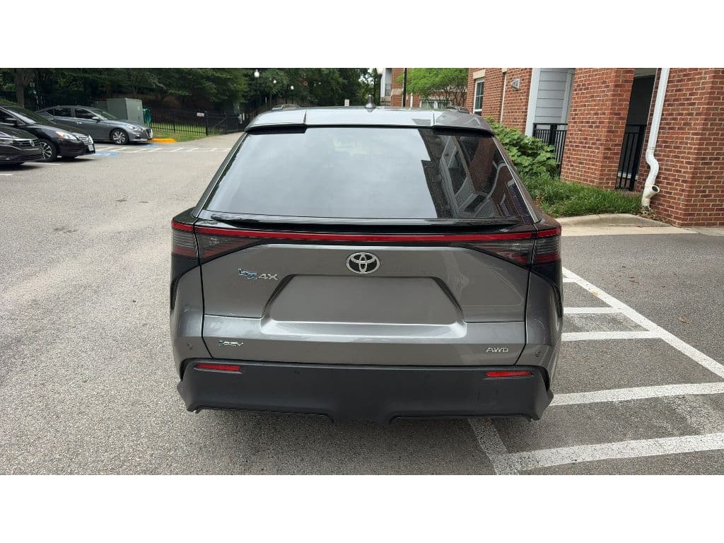 2024 Toyota bZ4X view 4