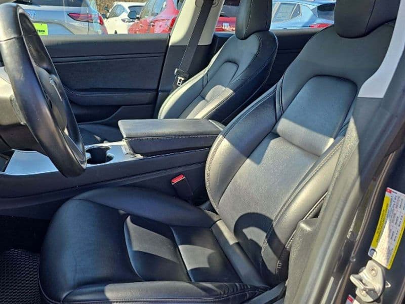 2018 Tesla Model 3 view 5