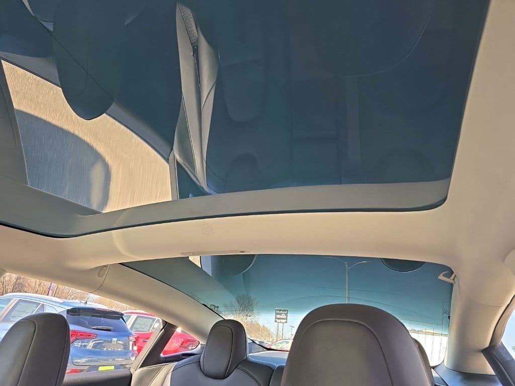 2018 Tesla Model 3 view 7