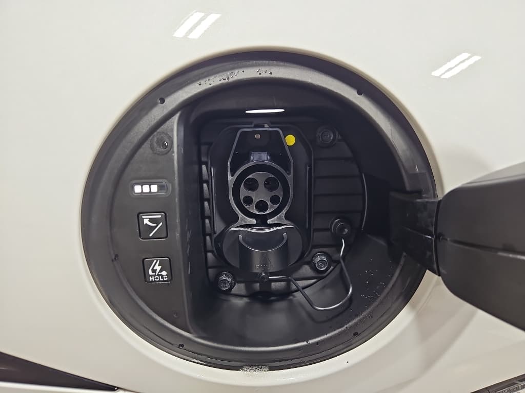 2024 Hyundai IONIQ 6 view 5