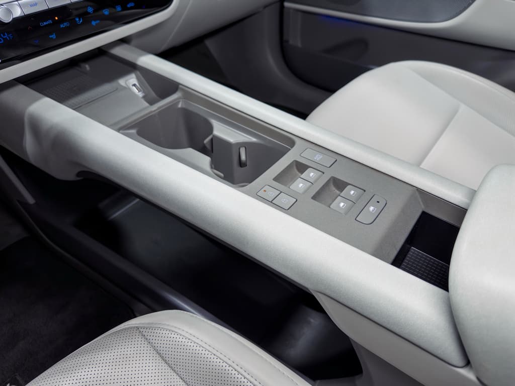 2024 Hyundai IONIQ 6 view 18