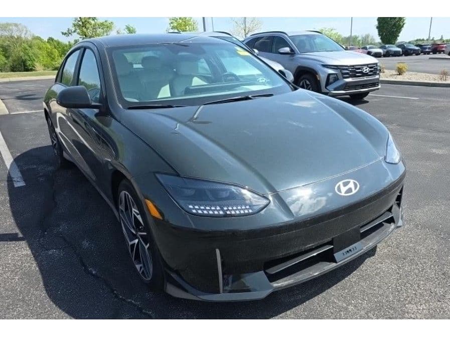 2024 Hyundai IONIQ 6 view 2