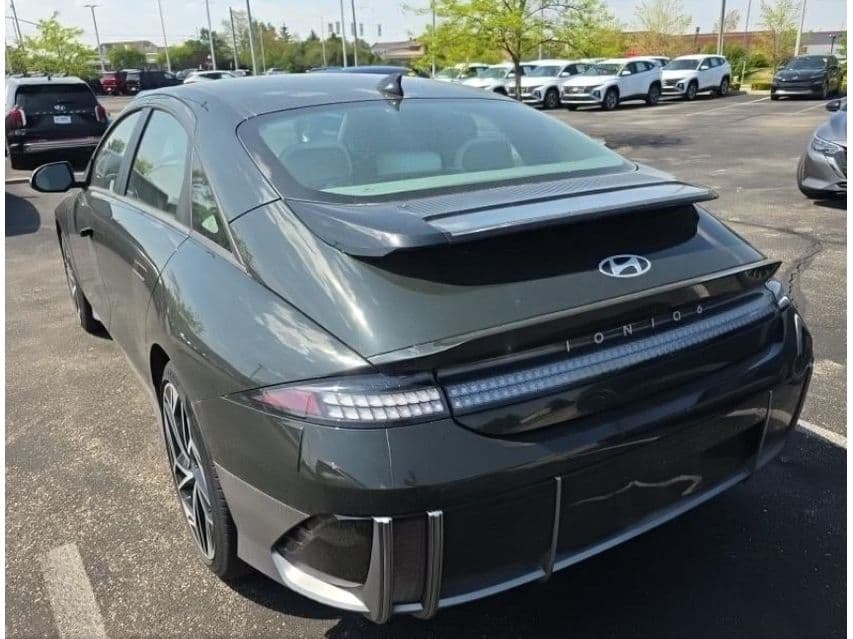 2024 Hyundai IONIQ 6 view 4