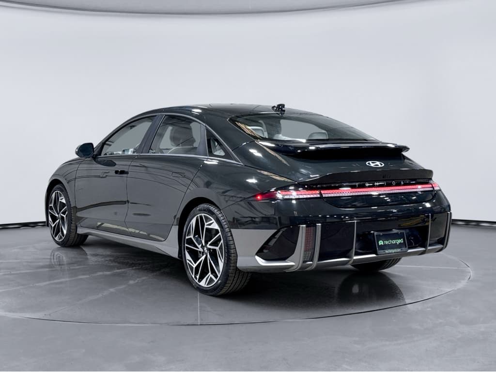 2024 Hyundai IONIQ 6 view 2
