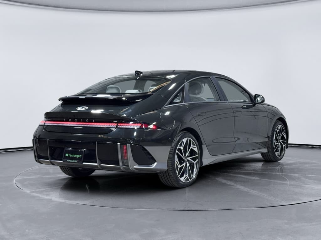 2024 Hyundai IONIQ 6 view 3