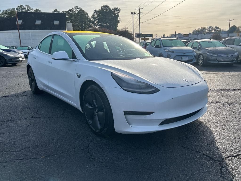 2018 Tesla Model 3 view 4