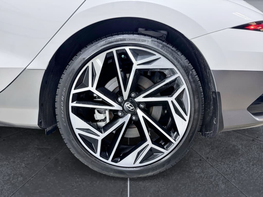 2024 Hyundai IONIQ 6 view 32