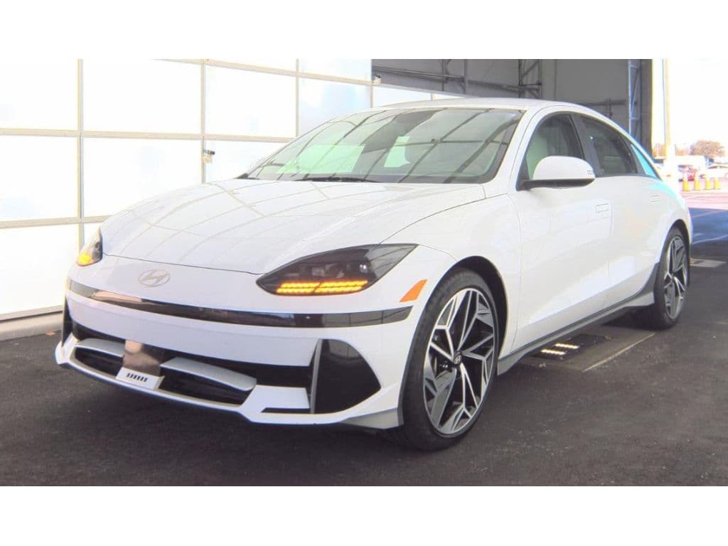 2024 Hyundai IONIQ 6 view 1
