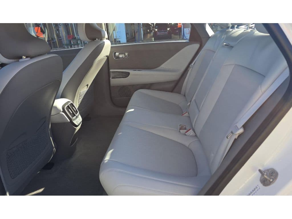 2024 Hyundai IONIQ 6 view 6