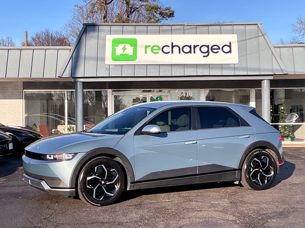 2022 Hyundai IONIQ 5 view 1