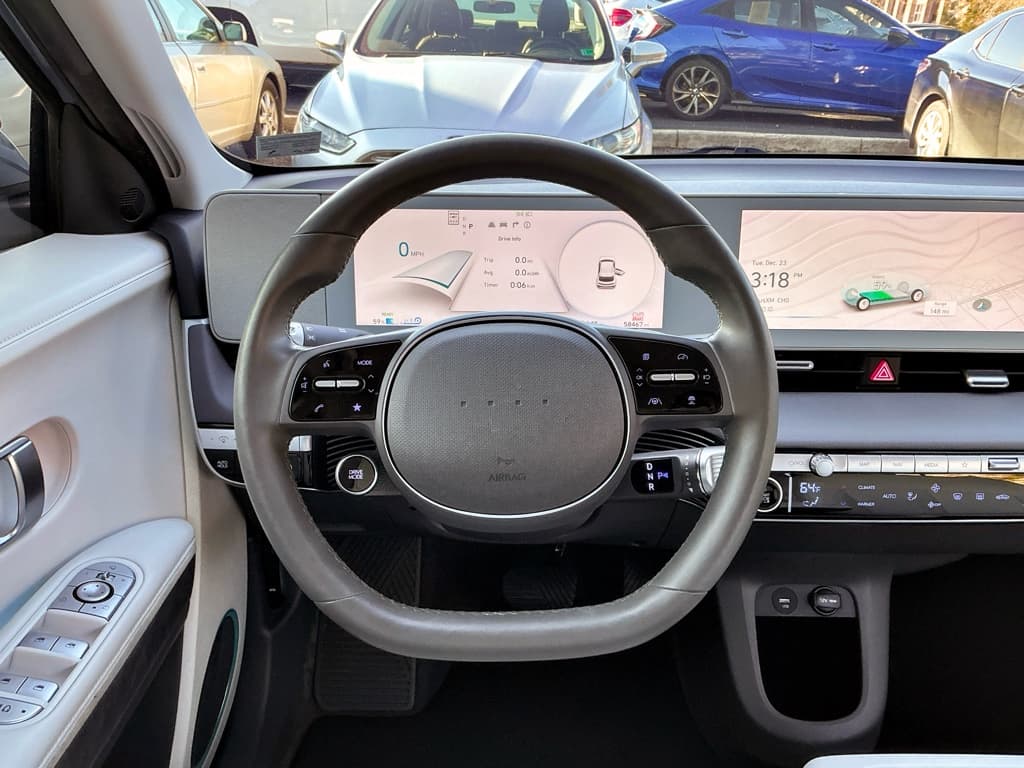 2022 Hyundai IONIQ 5 view 8