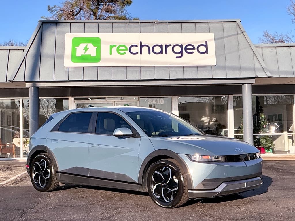 2022 Hyundai IONIQ 5 view 4