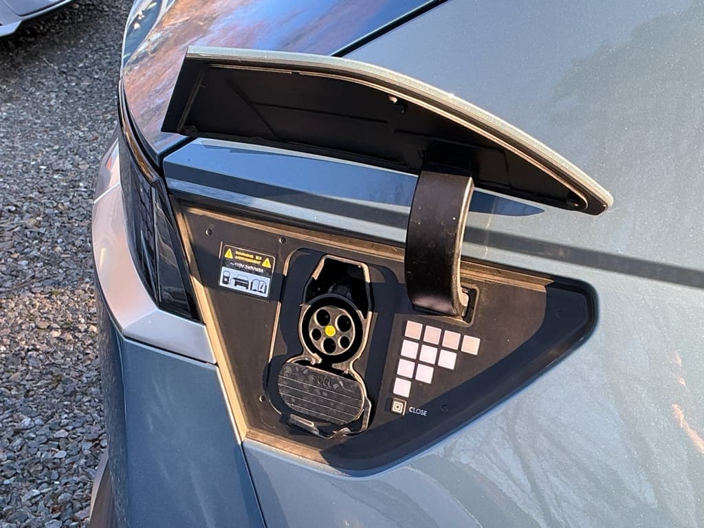 2022 Hyundai IONIQ 5 view 5