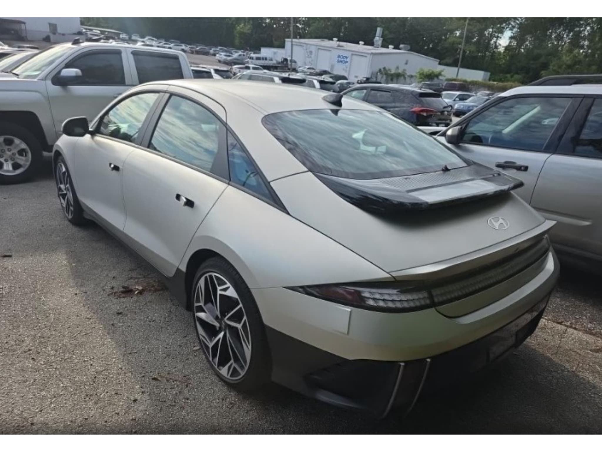 2024 Hyundai IONIQ 6 view 2