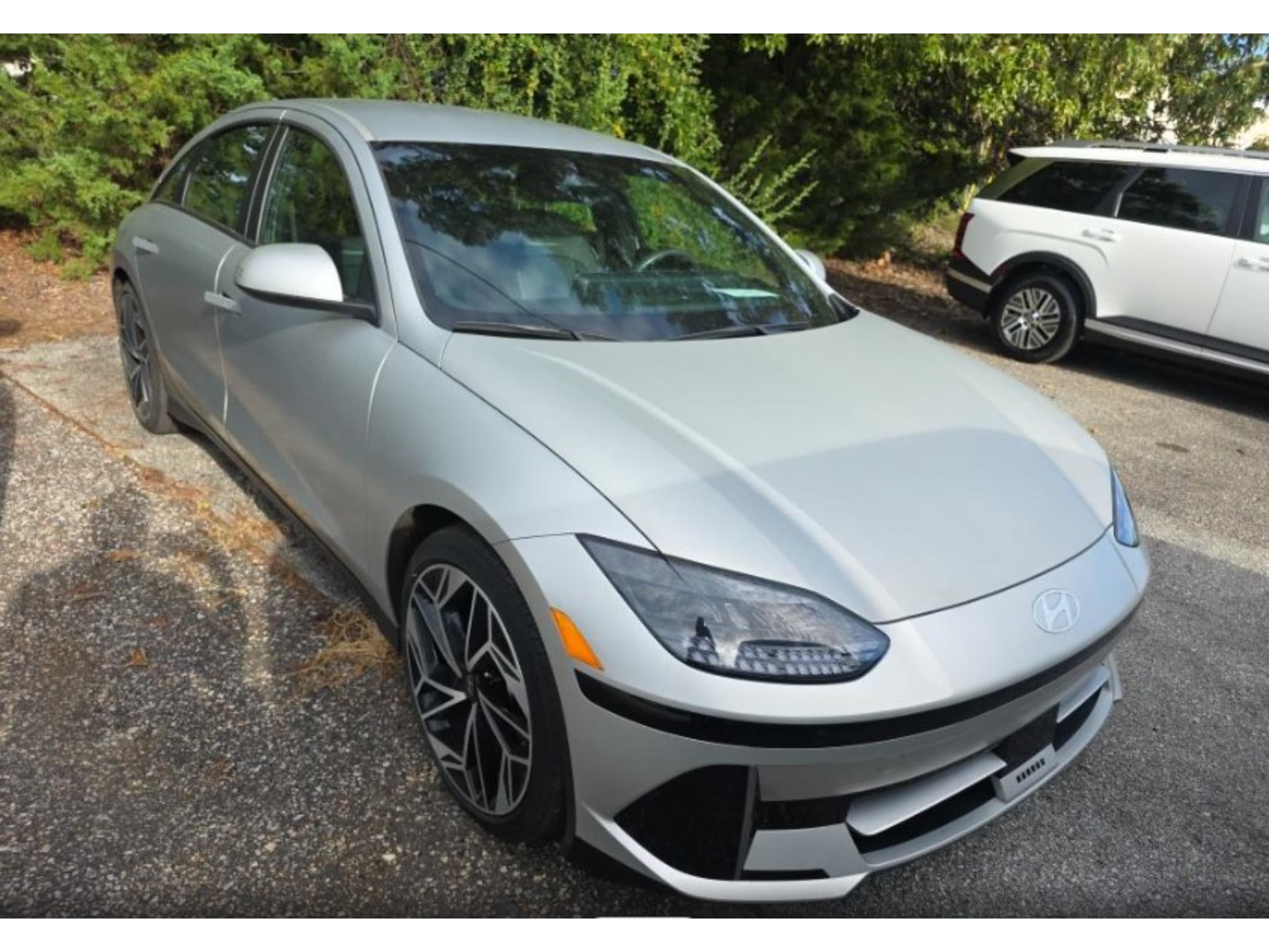 2024 Hyundai IONIQ 6 view 4