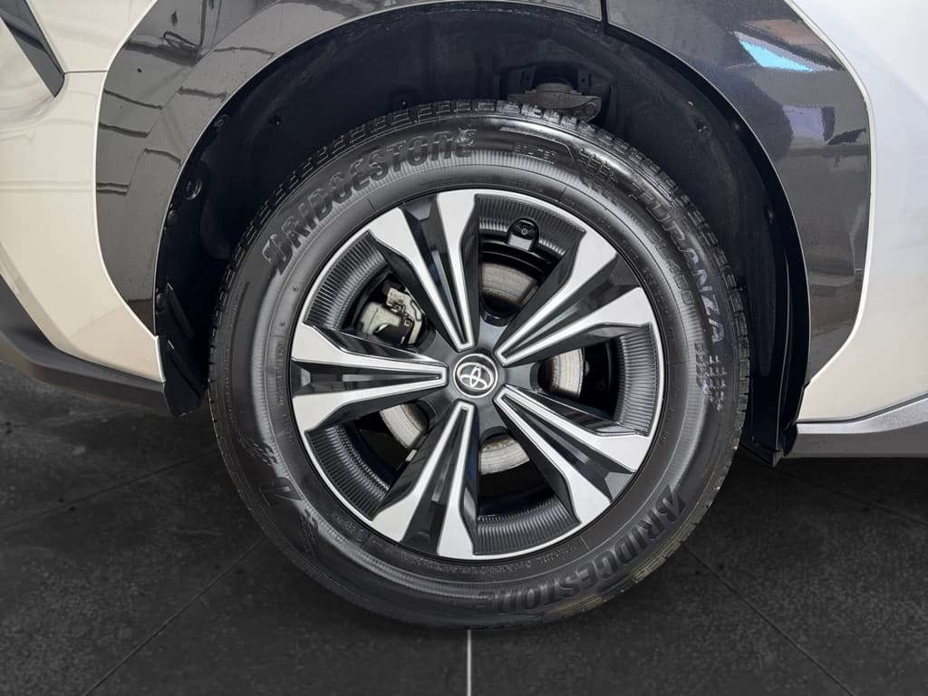 2025 Toyota bZ4X view 31