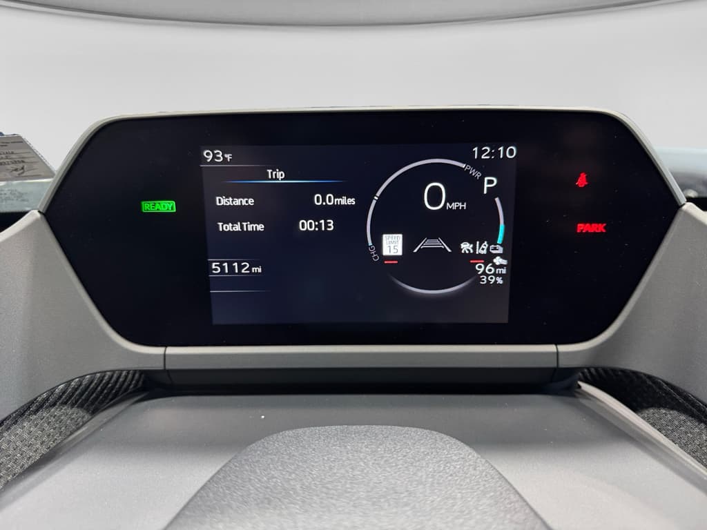 2025 Toyota bZ4X view 10