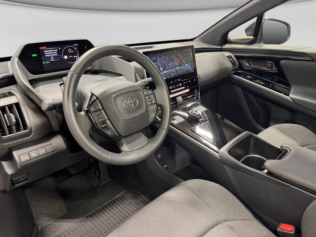 2025 Toyota bZ4X view 17