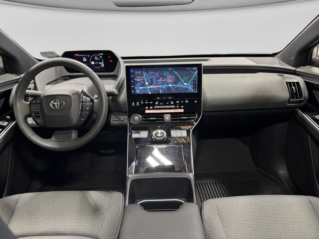 2025 Toyota bZ4X view 15