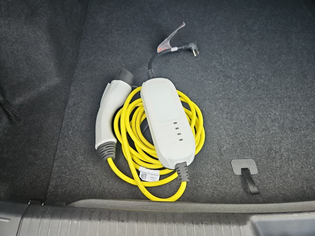 2022 Volkswagen ID.4 view 6