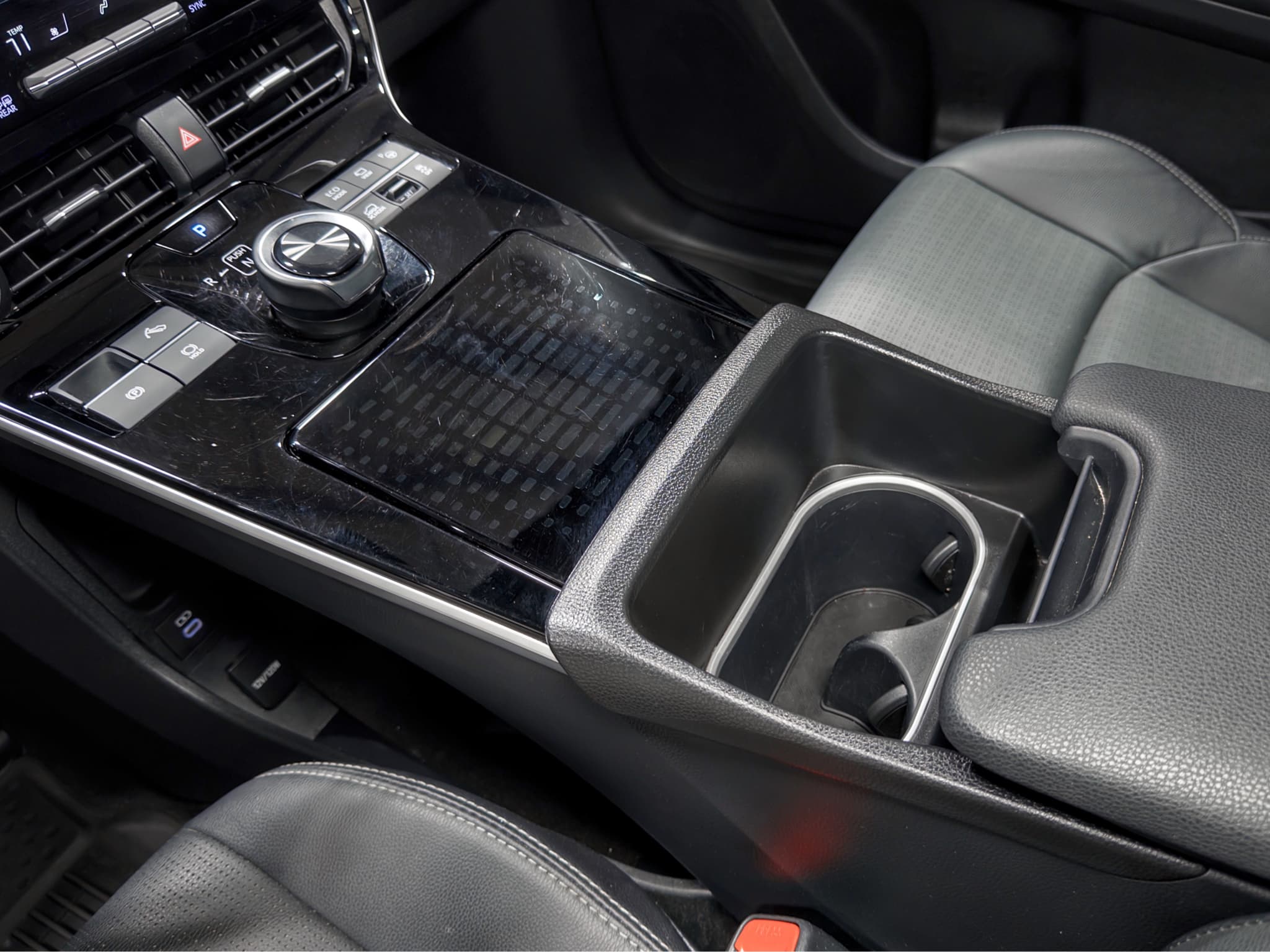 2024 Toyota bZ4X view 17