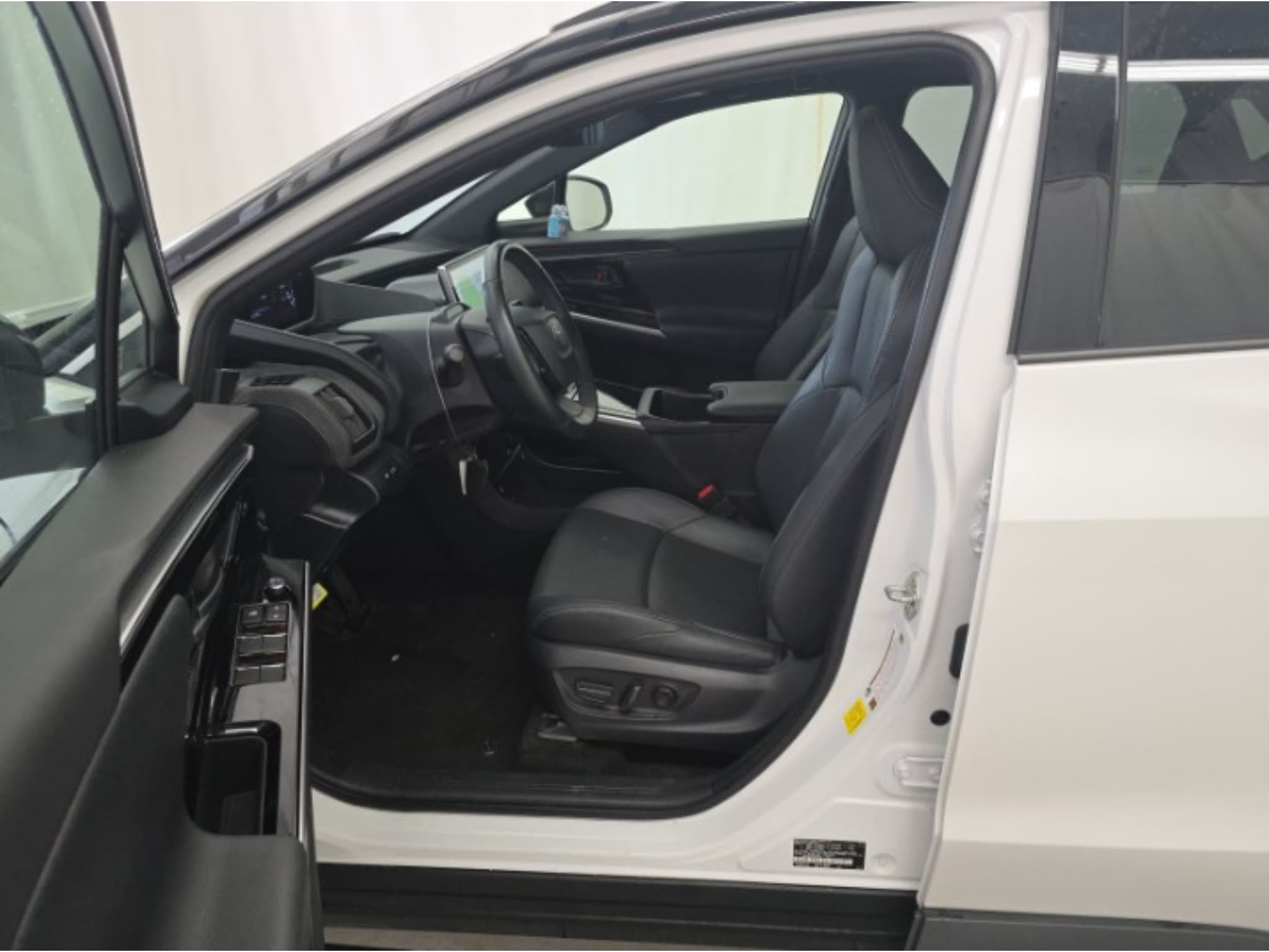 2024 Toyota bZ4X view 5