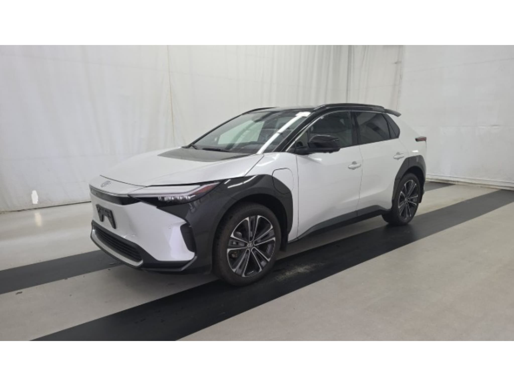 2024 Toyota bZ4X view 1