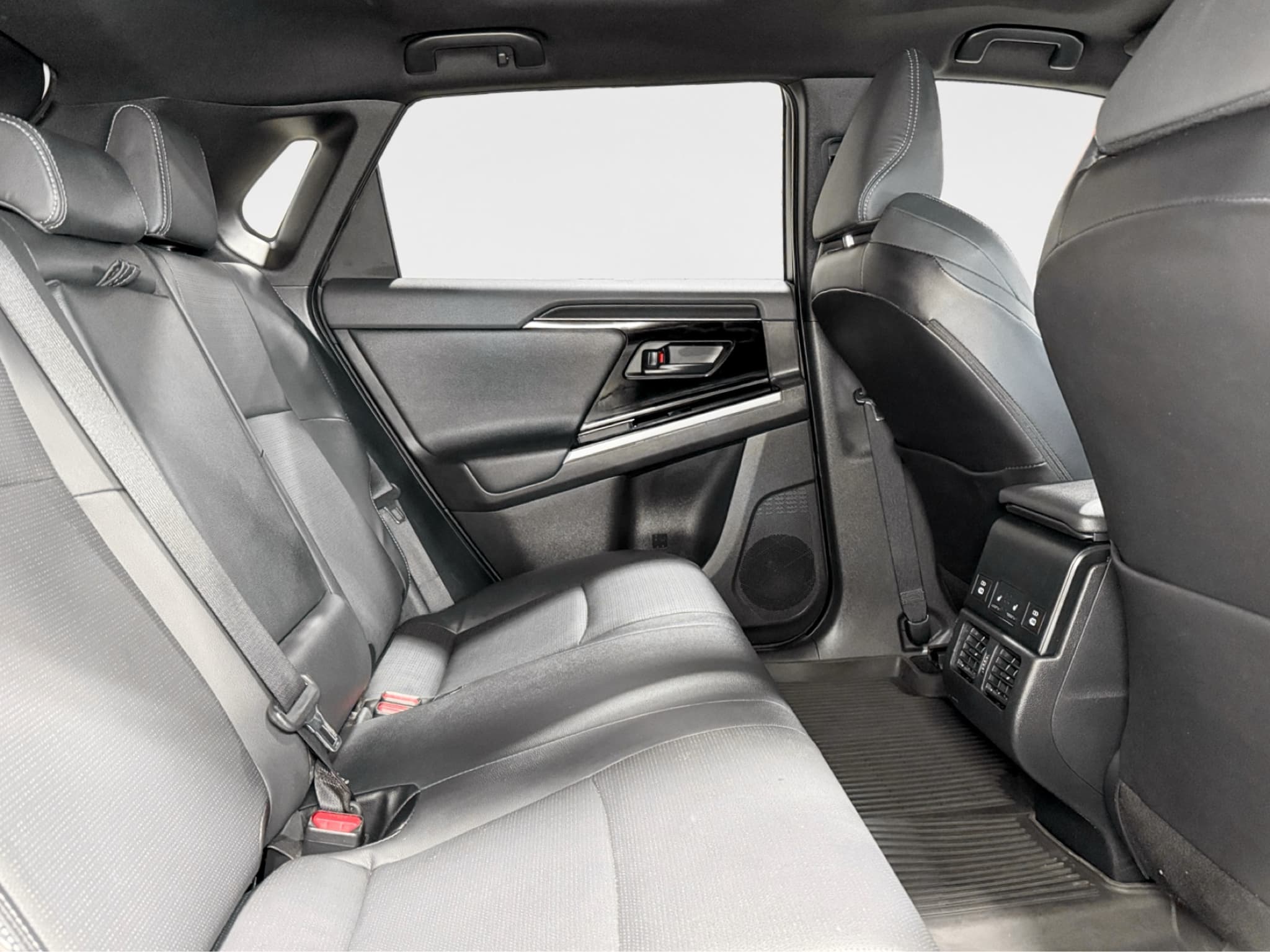 2024 Toyota bZ4X view 19