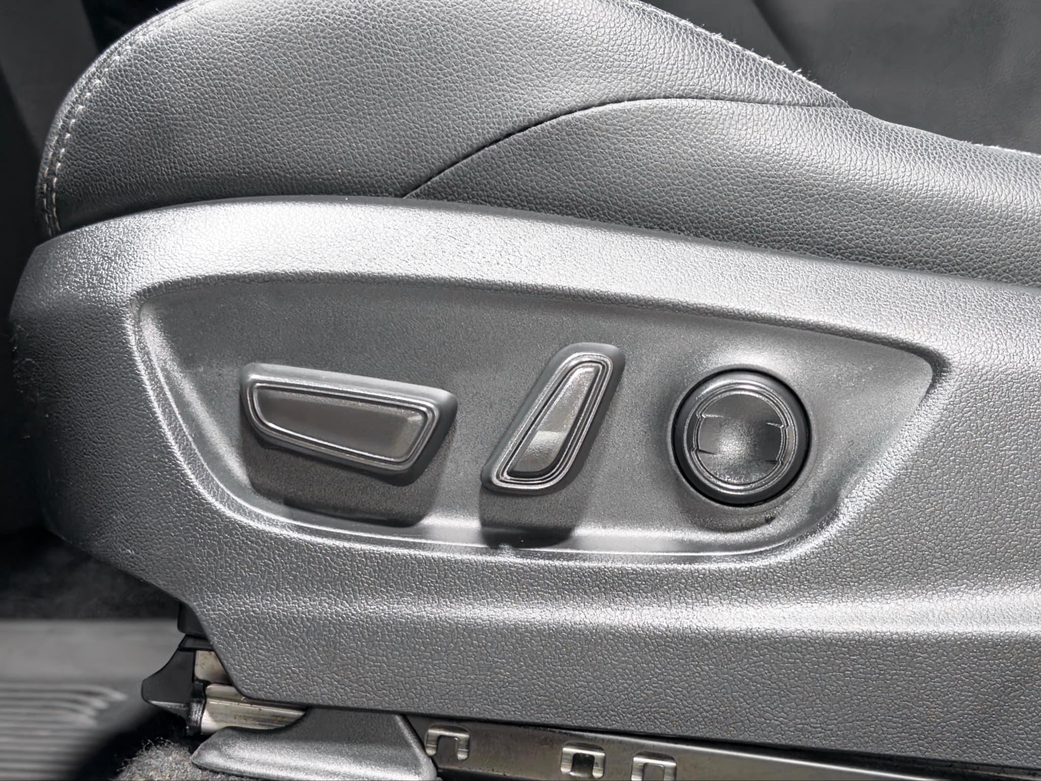 2024 Toyota bZ4X view 6
