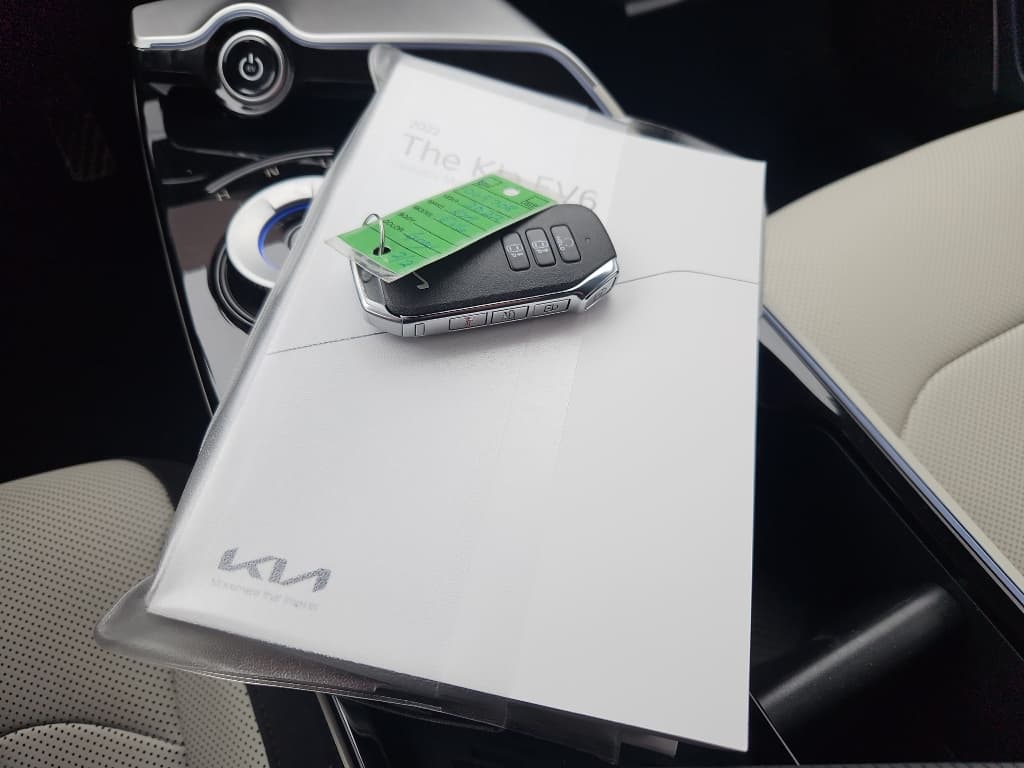 2022 Kia EV6 view 23