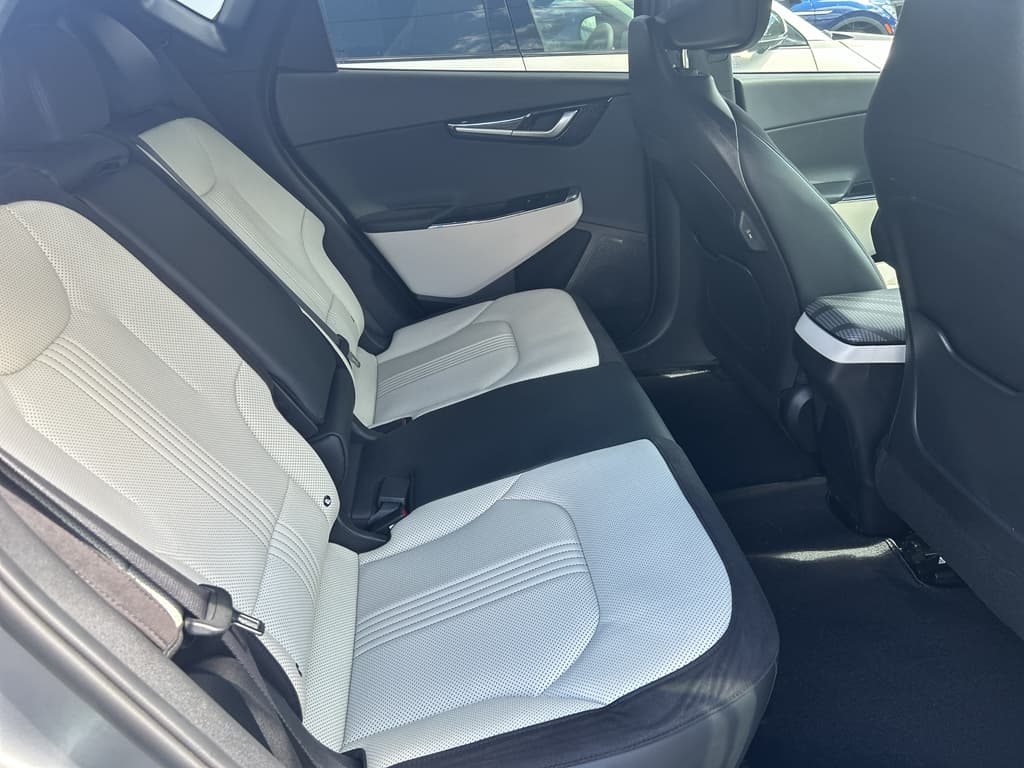 2022 Kia EV6 view 6