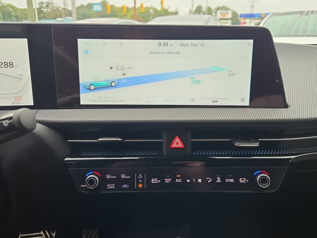 2022 Kia EV6 view 14