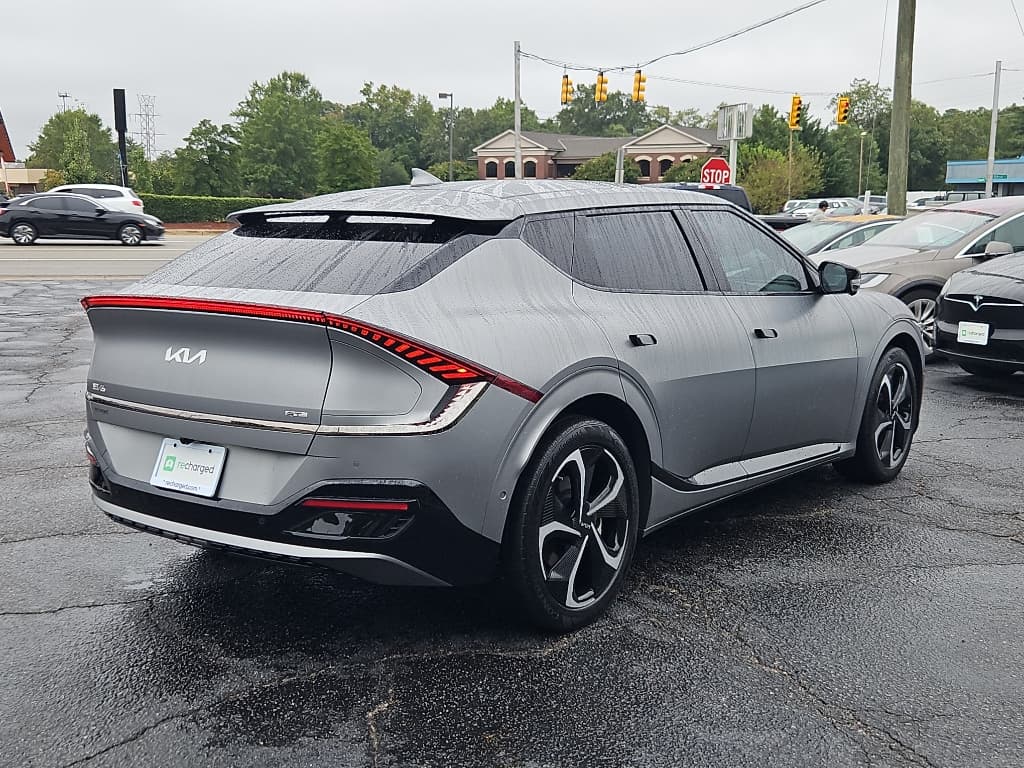 2022 Kia EV6 view 3
