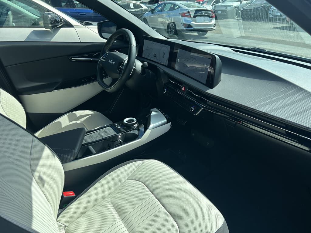 2022 Kia EV6 view 5