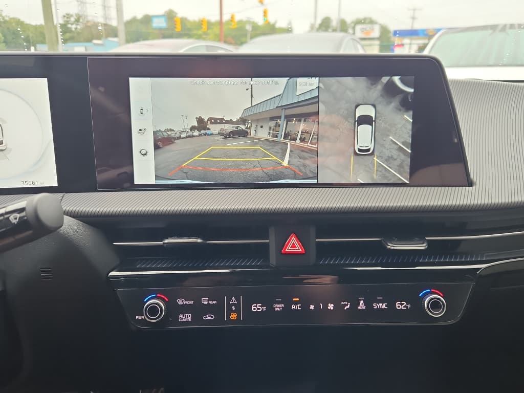 2022 Kia EV6 view 16