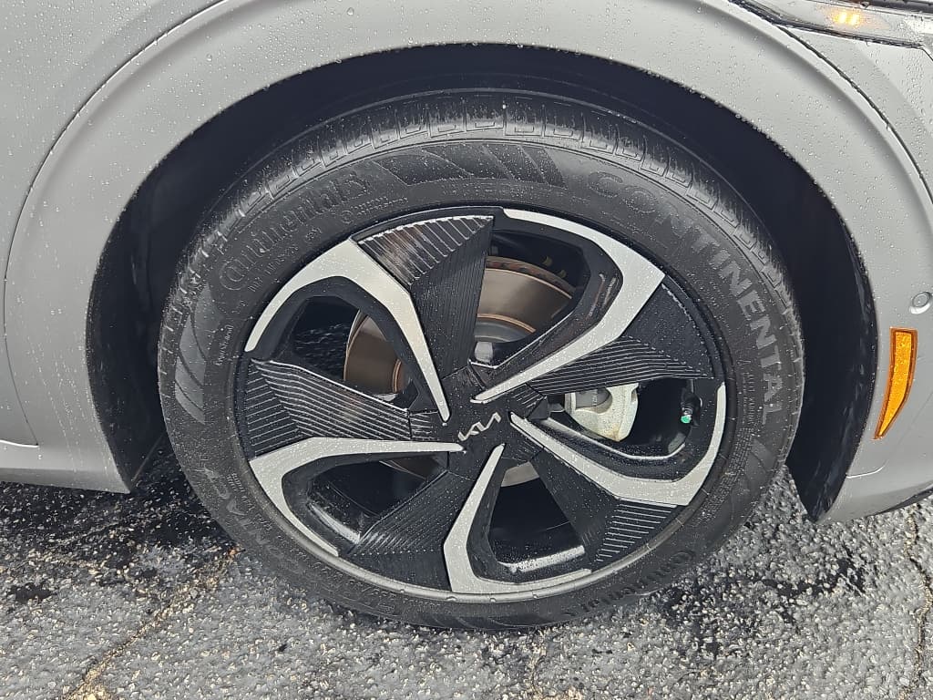 2022 Kia EV6 view 36