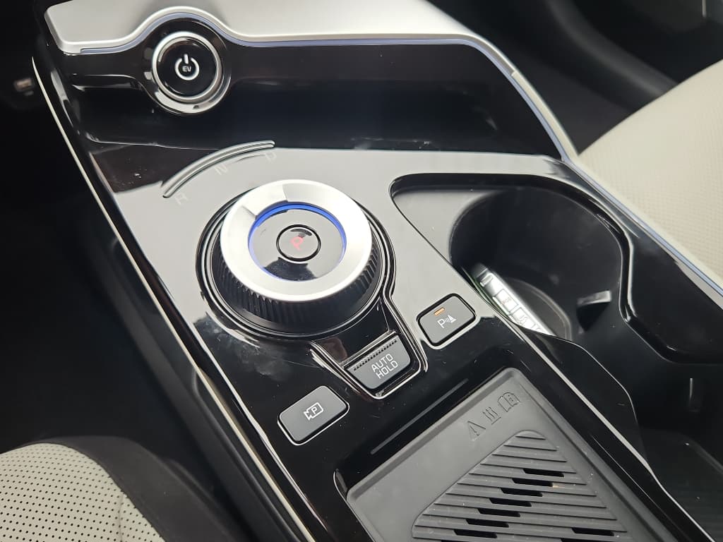 2022 Kia EV6 view 22
